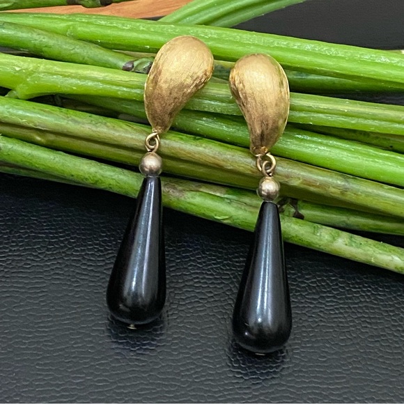 Vintage GIVENCHY Signed Brushed Gold-tone Black Teardrop Dangle Earrings 10.6g - Picture 2 of 14